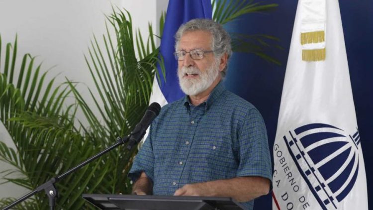 Medio Ambiente trae experto para evaluar situación de la reserva antropológica Cuevas del Pomier