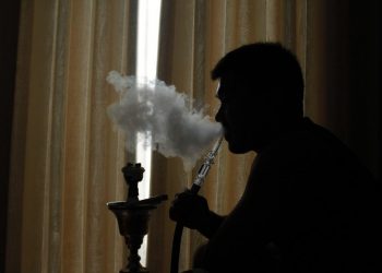 Senado aprueba modificar ley para ampliar lugares donde se prohíba el uso de hookah