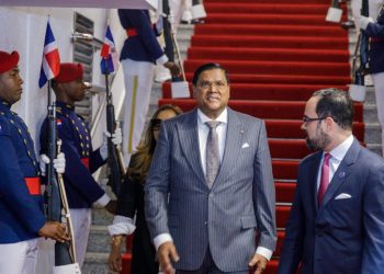 Presidente de Surinam llega al país para asistir a juramentación de Luis Abinader