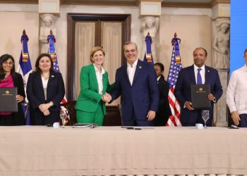 Banreservas otorgará hasta US$84 millones en préstamos a emprendedoras con la garantía de la DFC