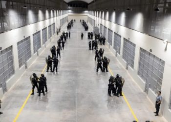 Pandilleros en El Salvador reciben condenas de hasta 188 años de prisión