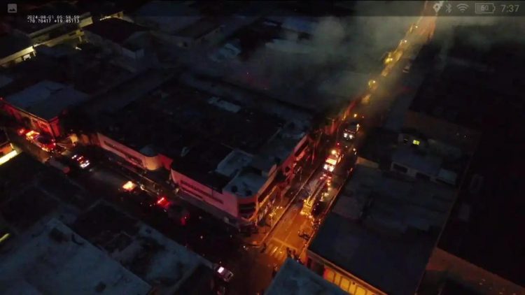 Se registra incendio el Mercado Modelo del Centro Histórico de Santiago