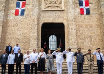 Vicepresidenta encabeza acto conmemorativo por los 50 años del Panteón de la Patria