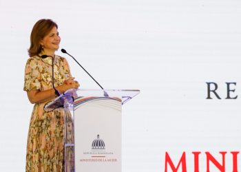 Raquel Peña: “Las mujeres dominicanas ya no enfrentan su travesía en la oscuridad”