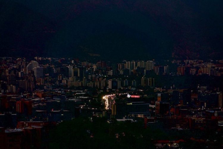 Venezuela sufre un apagón nacional tras un presunto “sabotaje eléctrico”