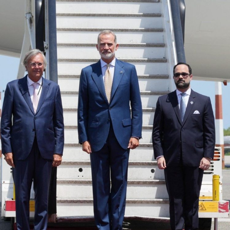 Rey Felipe VI llega al país para la toma de posesión de Luis Abinader