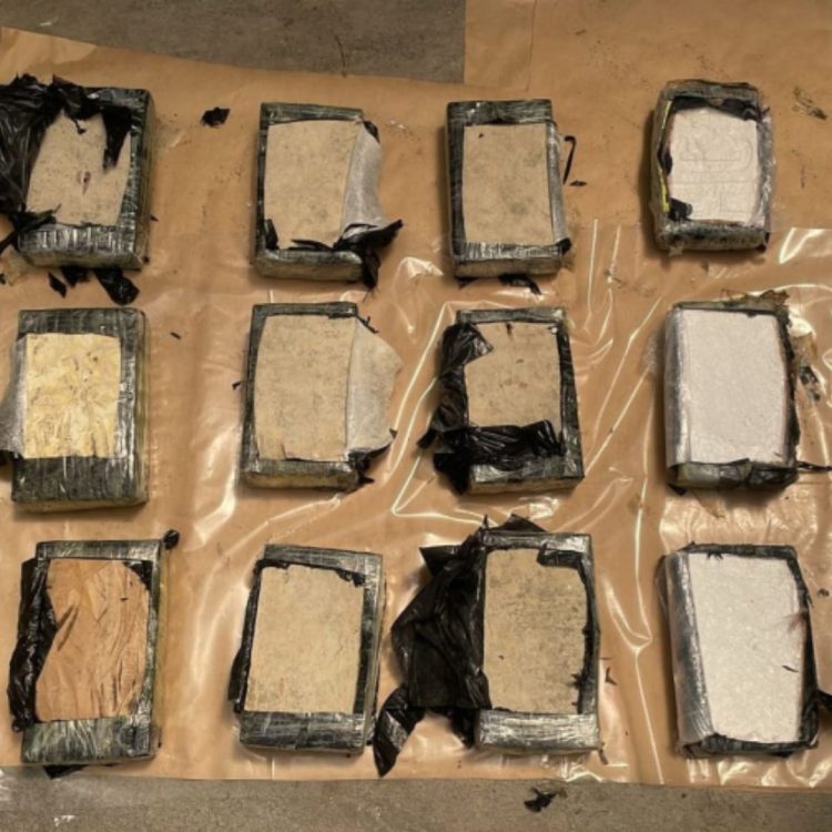 Tres de los paquetes encontrados en embarcación con osamentas corresponden a cocaína