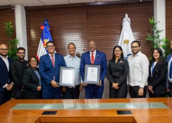 Contraloría General de la República obtiene certificación ISO 9001