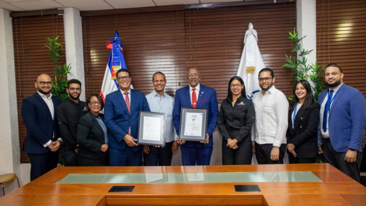 Contraloría General de la República obtiene certificación ISO 9001