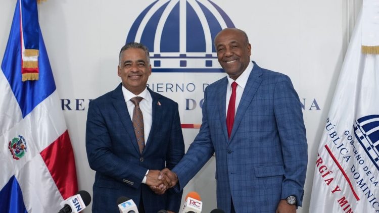 Joel Santos Echavarría asume como ministro de Energía y Minas