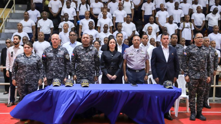 Ministerio Interior y Policía recibe 775 nuevos cadetes para fortalecer reforma policial