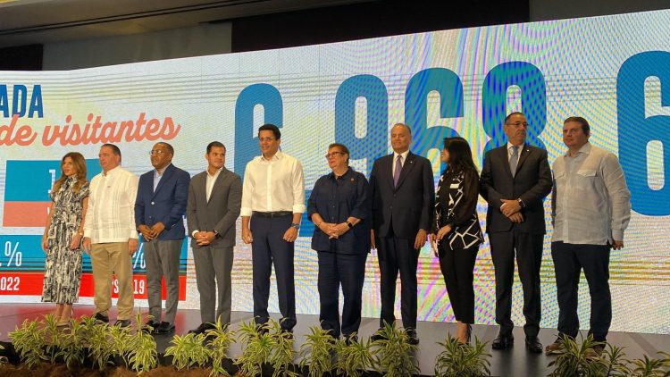 Turismo rompe todos los récords en llegada de visitantes durante la gestión de David Collado