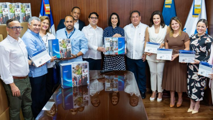 Raquel Arbaje entrega 42 dispositivos cocleares para beneficiar a niños con hipoacusia