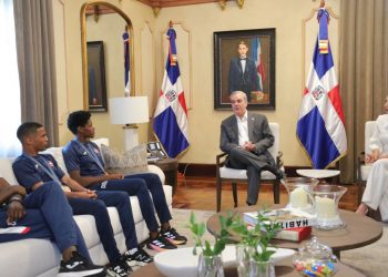 Abinader recibe a medallistas olímpicos Marileidy Paulino, Yunior Alcántara y Cristian Pinales