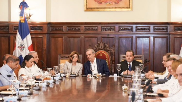 Abinader y Raquel Peña encabezan primer Consejo de Ministros de su segundo mandato