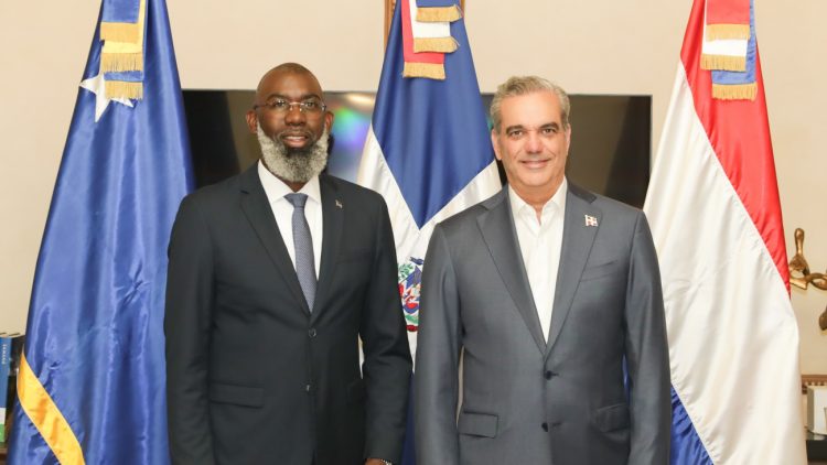 Presidente Abinader sostiene reunión bilateral con primer ministro de Curazao