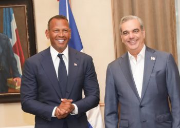 Presidente Abinader recibe en el Palacio Nacional al expelotero Alex Rodríguez