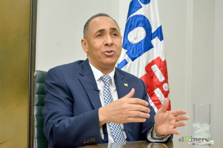 Abinader designa a Nelson Arroyo como vicepresidente ejecutivo de Seguros Reservas