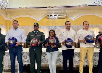 Digesett entregó más de 300 cascos protectores en San Juan de la Maguana