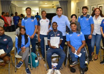 Gobierno entrega incentivos a atletas destacados en los Juegos Paralímpicos de París