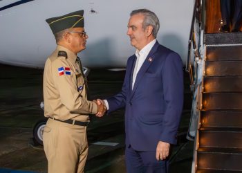 Presidente Abinader regresa al país tras participación en conferencias en EE.UU.