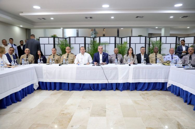 Abinader lidera reunión de seguimiento al Plan de Seguridad Ciudadana