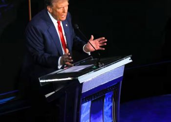 Donald Trump acusa a inmigrantes de comerse perros y gatos en Ohio