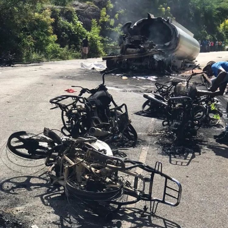 Declaran tres días de luto en Haití por explosión de camión que dejó más de 30 muertos