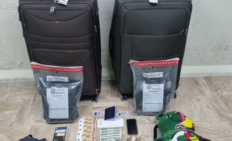 Atrapan haitiano con más de cinco kilos de presunta cocaína en Punta Cana