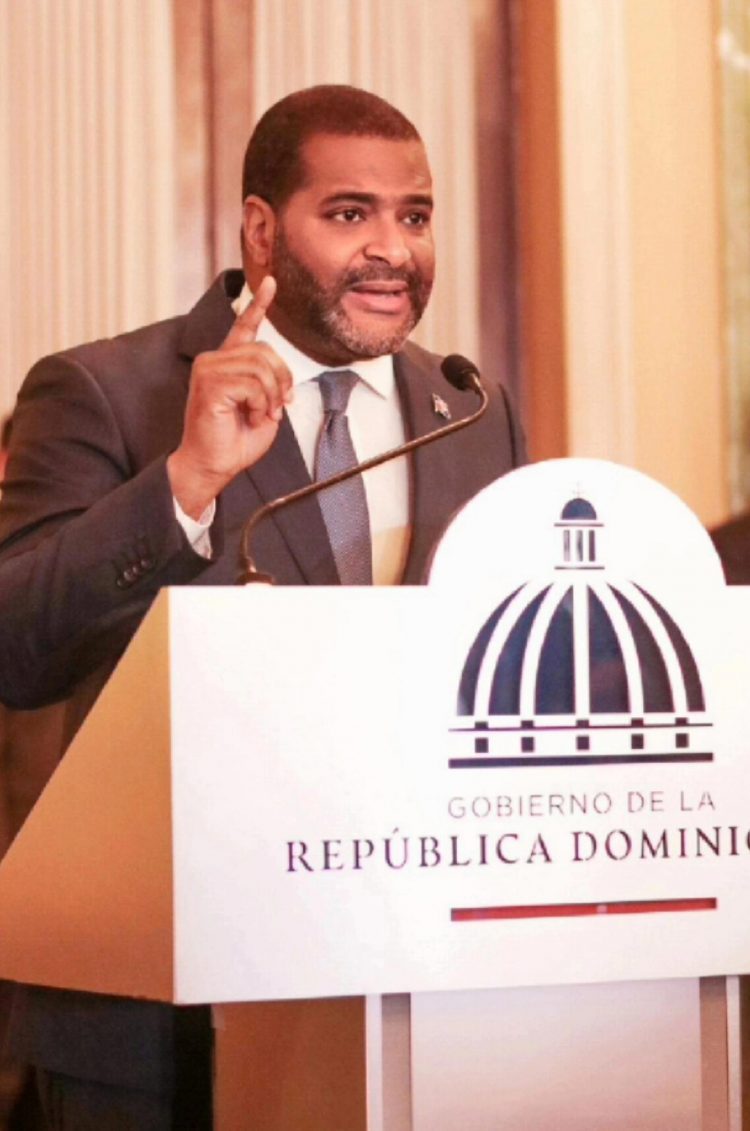 “Sigmund ha manejado Pro-Pedernales con una transparencia admirable”, asegura Andrés Lugo