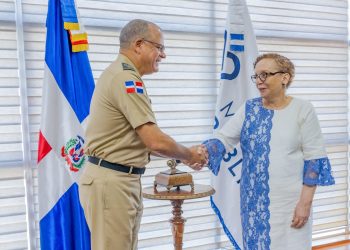 Procuradora Miriam Germán recibe en su despacho al ministro de Defensa