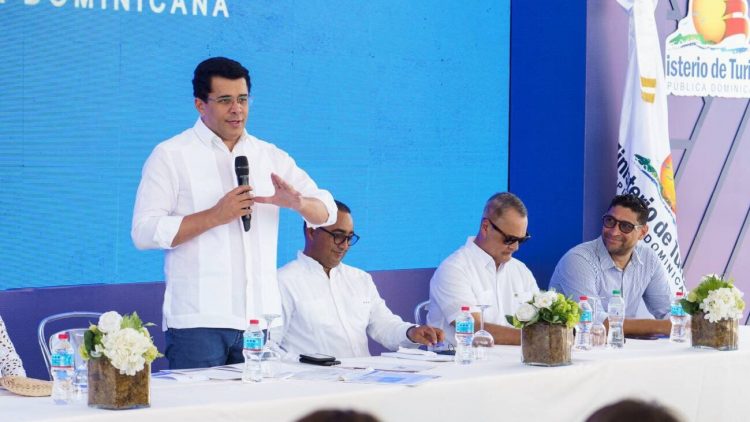 David Collado dice RD volverá a brillar en cumbre de turismo de África y Las Américas