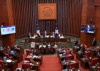 Senado declara de urgencia y aprueba el proyecto de reforma constitucional