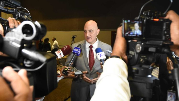 Pável Isa asegura que controlar el déficit es una prioridad de la reforma fiscal