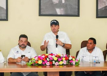 Ministro Paliza promueve turismo sostenible en Luperón