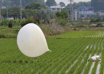 Corea del Norte envía nuevamente globos con desechos a Corea del Sur