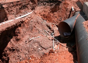 Reubicación de tuberías en la 27 de Febrero con Isabel Aguiar limitará servicio de agua potable