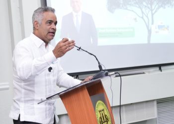 Ministro Joel Santos viajará a Paraguay para participar en IX Semana de la Energía