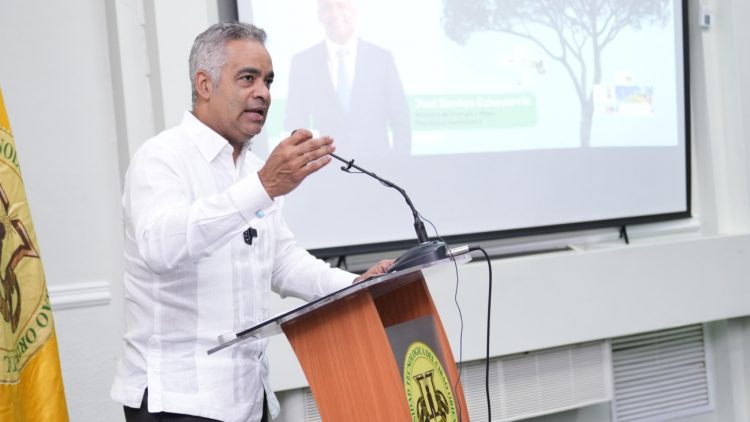 Ministro Joel Santos viajará a Paraguay para participar en IX Semana de la Energía