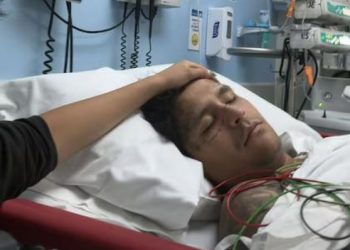 Christian Nodal es ingresado de emergencia en un hospital de México