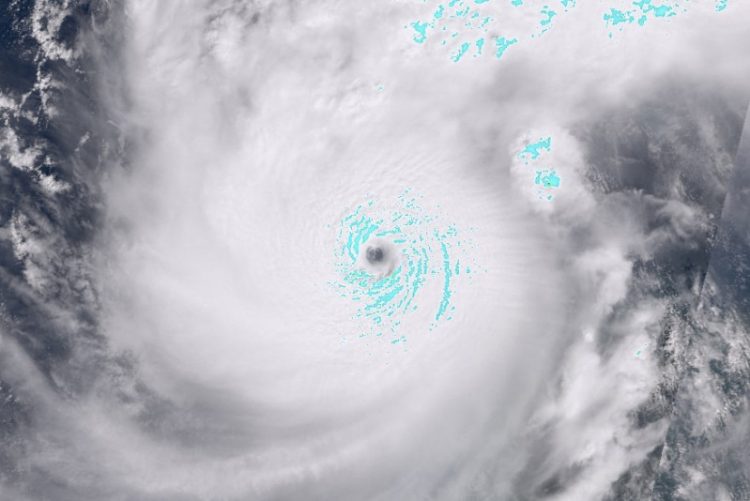 Huracán Milton se intensifica y se aproxima a Florida con categoría 5