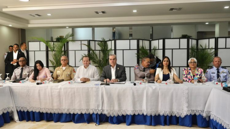 Presidente Abinader encabeza reunión de seguimiento al Plan de Seguridad Ciudadana