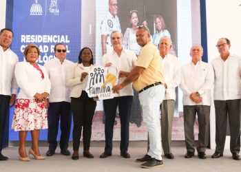 Presidente Abinader entrega 700 nuevos apartamentos en Santo Domingo Este