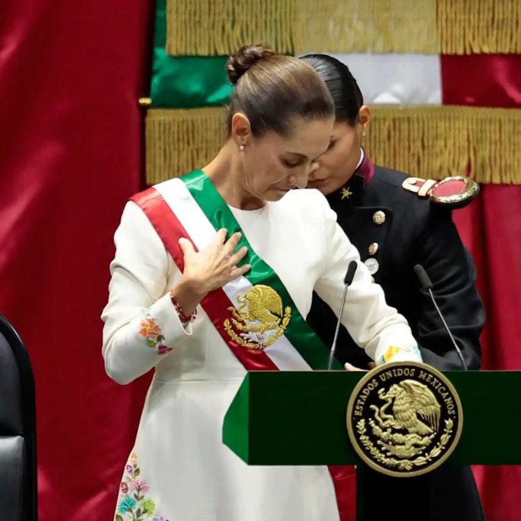 Claudia Sheinbaum se convierte en la primera mujer en asumir la presidencia de México