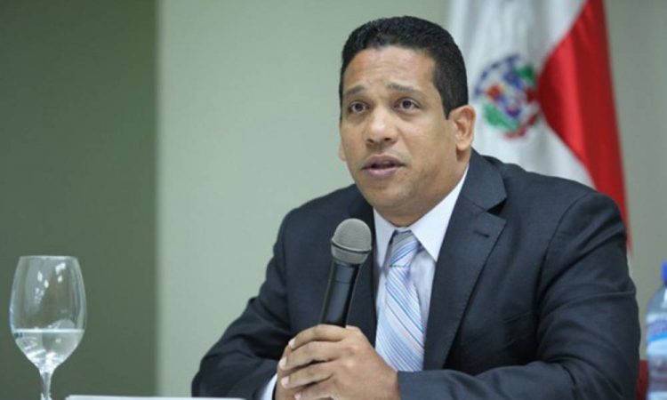 Carlos Pimentel asegura que licitación de chacabanas por RD$18 millones cumple con la ley