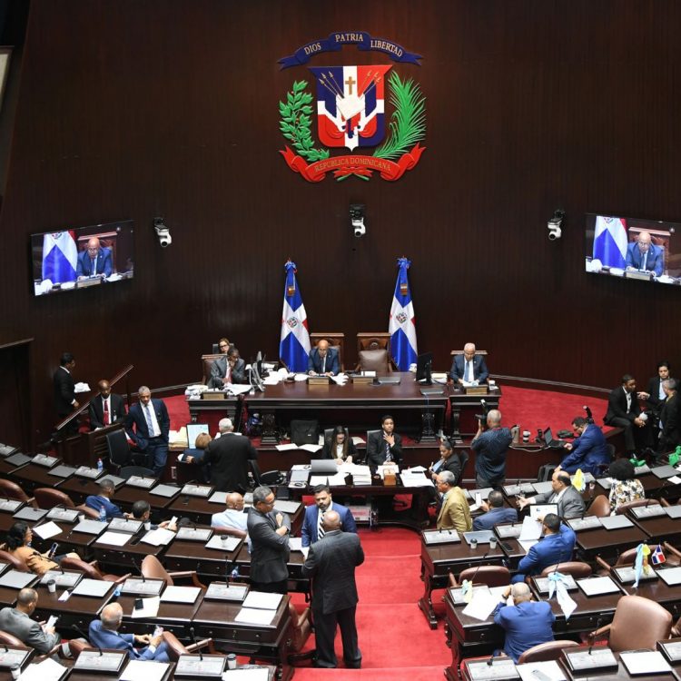 Diputados aprueban tres préstamos por un monto de 625 millones de dólares