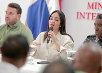 Faride Raful reúne a comerciantes para dialogar sobre beneficios de la Operación Garantía de Paz