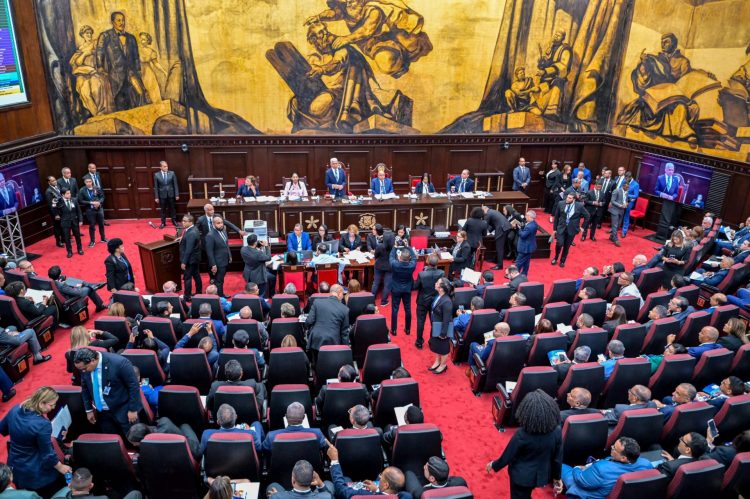 Asamblea Nacional aprueba modificaciones a siete artículos de la Constitución