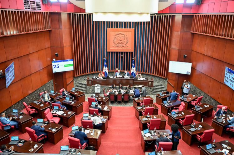 Senado designa comisión especial para estudiar el proyecto de ley de reforma laboral