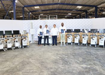 SNS entrega más de RD$26.8 millones en equipos de diagnósticos
